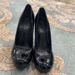 Tory Burch Patent Leather Pump. Excellent condition. Size 7.5. No scuff marks